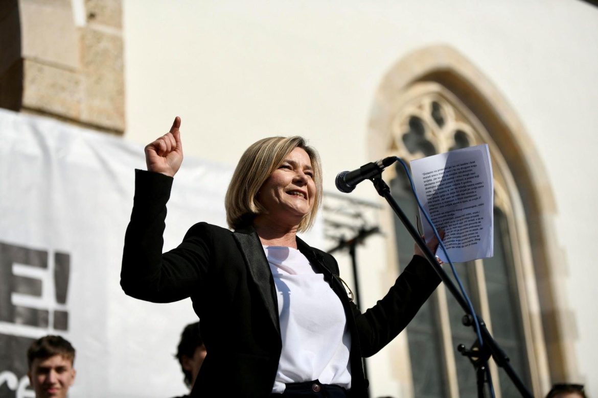 „Hod za Liku" ili teatar apsurda