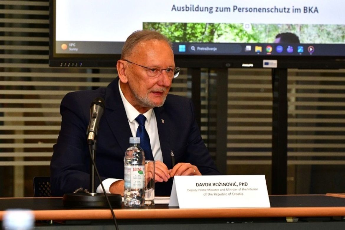 Davor Božinović