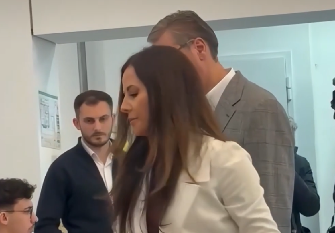 Aleksandar Vučić glasa na izborima